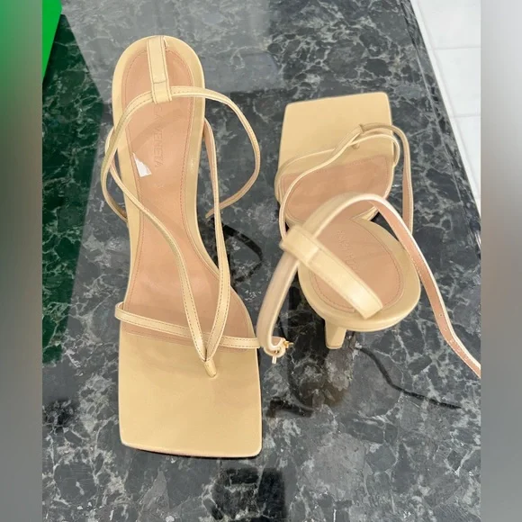 Bottega Veneta Beige Strappy Heels - Picture 6 of 9